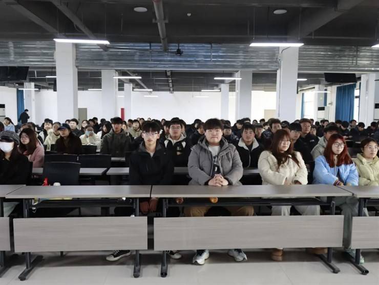 春启新程，“职”面未来|建筑工程学院举办2026届毕业生专场宣讲会